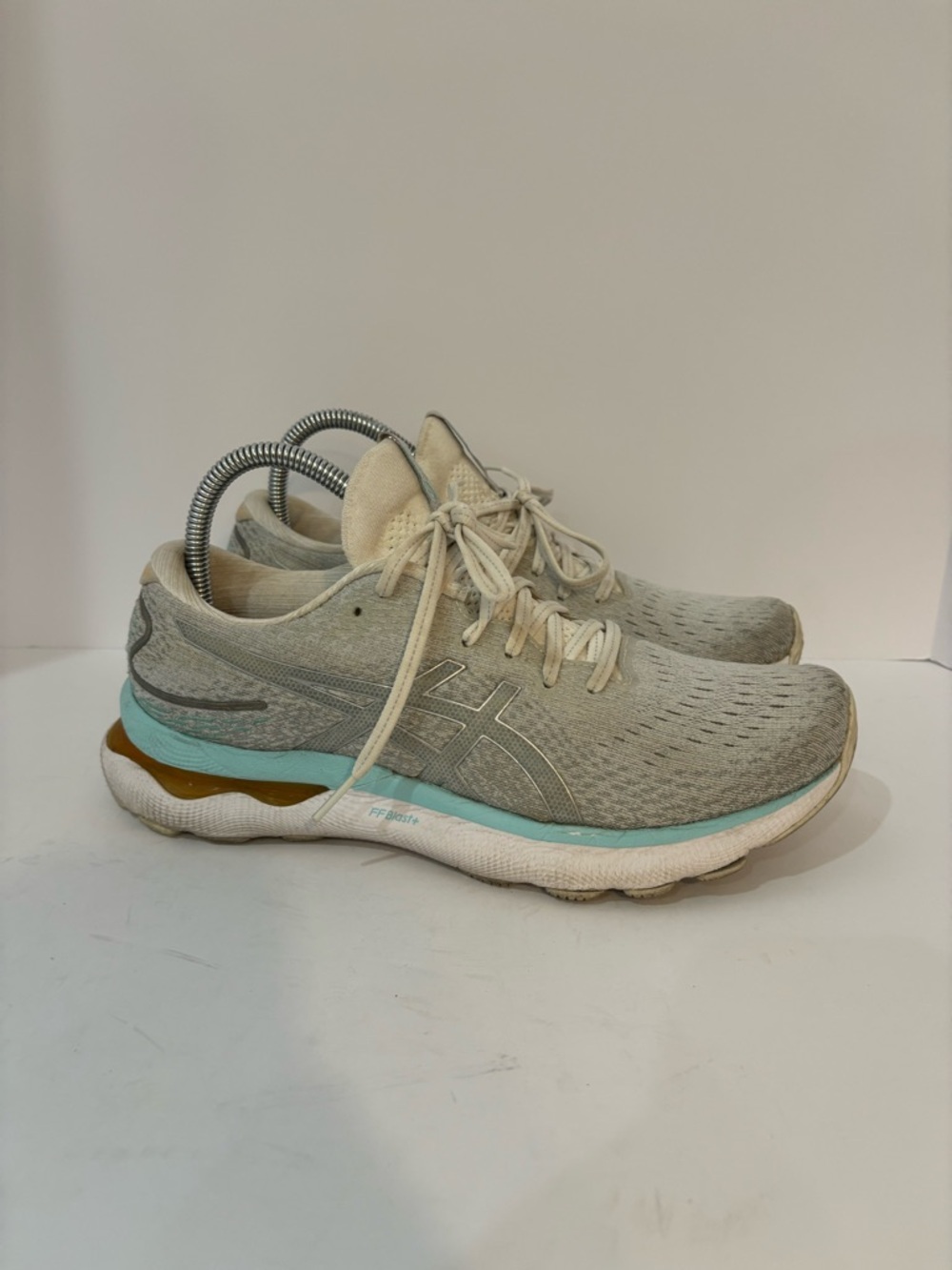 ASICS Gel Nimbus 24 size 9.5